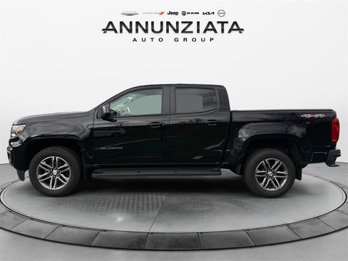 Used 2022 Chevrolet Colorado W/T w/ Custom Special Edition image 2