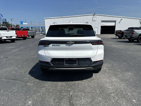 Used 2024 Chevrolet Equinox EV LT FWD image 9