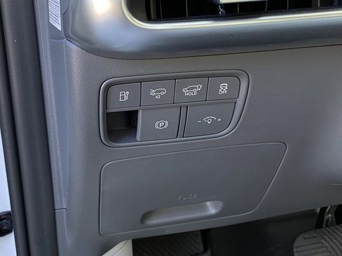 Used 2026 Hyundai Ioniq 9 SEL image 12