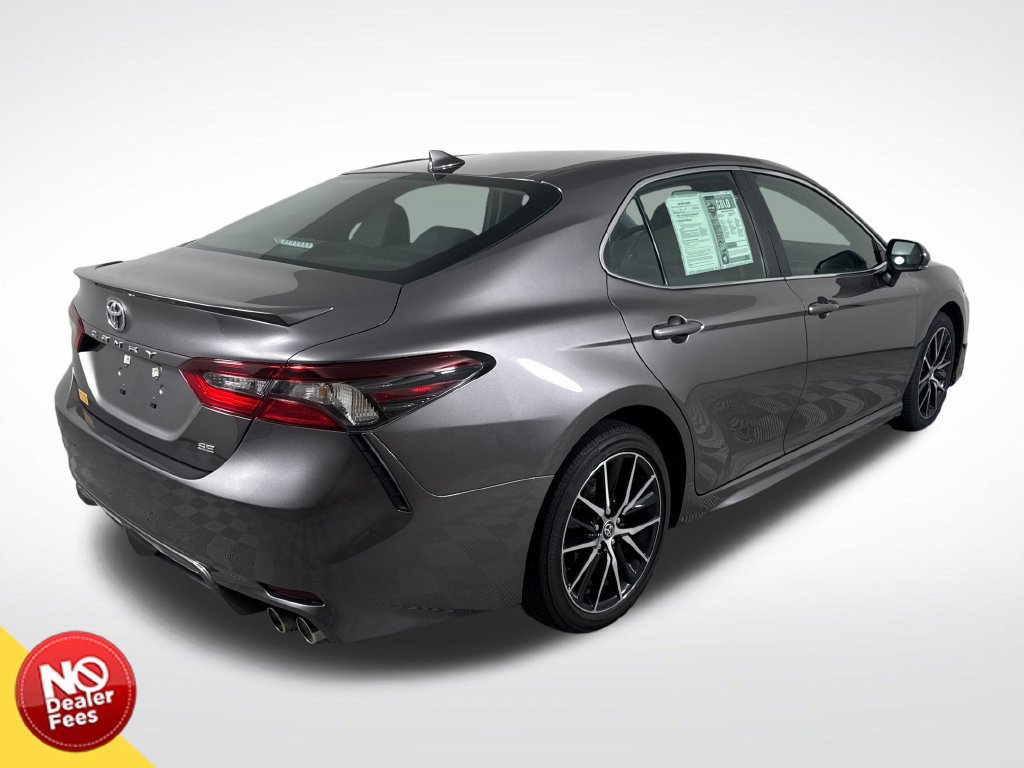 Used 2024 Toyota Camry SE w/ Cold Weather Package FWD image 3