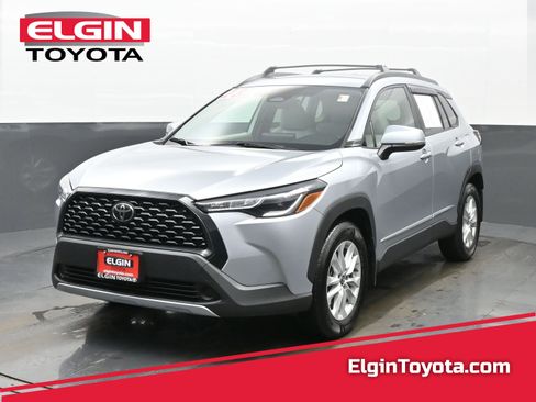 Used 2023 Toyota Corolla Cross LE image 1