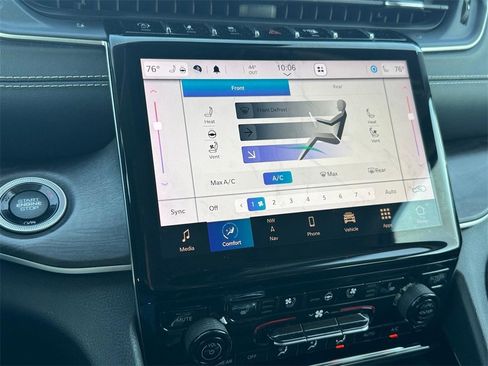 Used 2021 Jeep Grand Cherokee L Limited w/ Luxury Tech Group II image 22