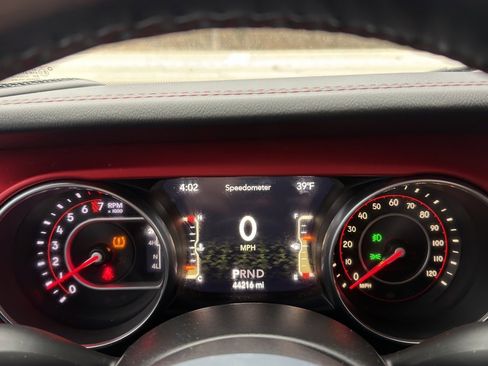 Used 2020 Jeep Gladiator Rubicon w/ Advanced Safety Group image 25