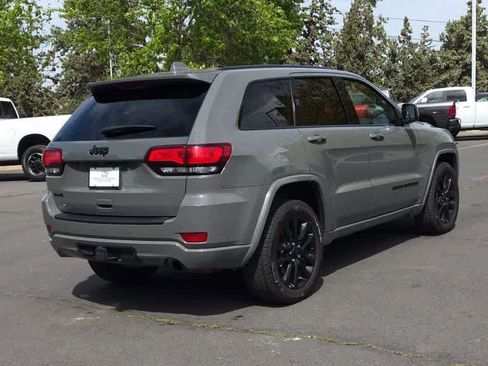 Used 2021 Jeep Grand Cherokee Laredo X AWD/4WD image 8
