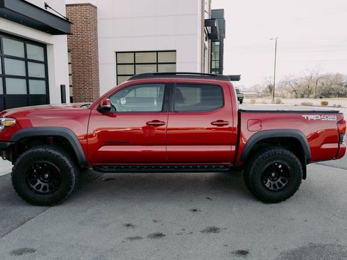 Used 2019 Toyota Tacoma TRD Pro image 5