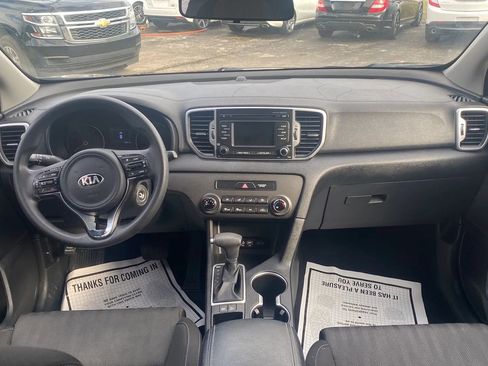 Used 2017 Kia Sportage LX FWD image 9