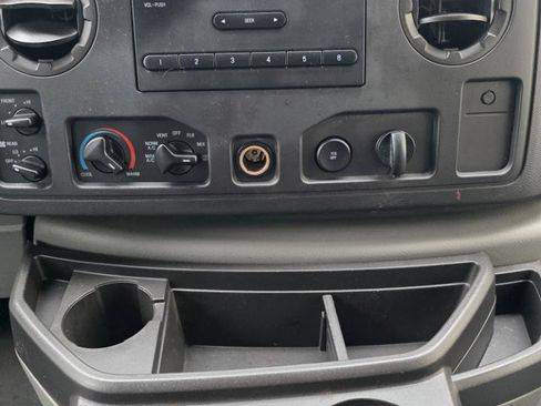 Used 2011 Ford E-350 and Econoline 350 XL RWD image 18