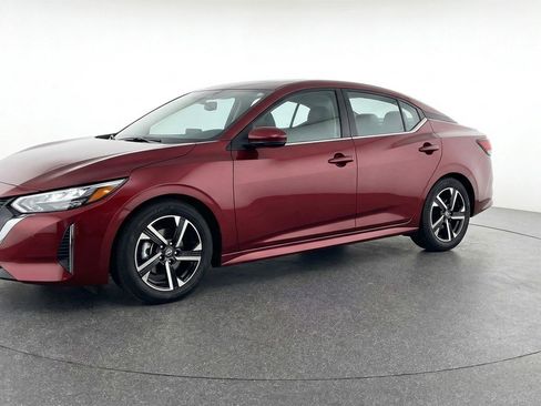 Used 2025 Nissan Sentra SV image 3