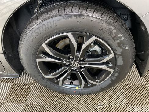 New 2026 Toyota Sienna Platinum image 5