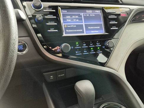 Used 2019 Toyota Camry LE w/ Convenience Package FWD image 18