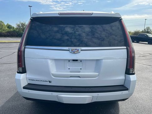 Used 2020 Cadillac Escalade Luxury AWD/4WD image 4