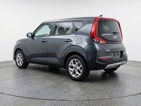Used 2025 Kia Soul LX w/ LX Technology Package image 5