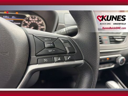 Used 2024 Nissan Altima 2.5 SV FWD image 19