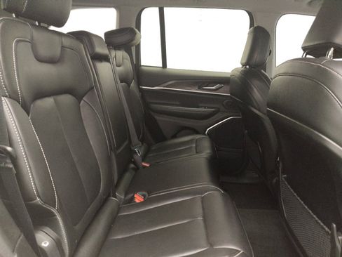 Used 2022 Jeep Grand Cherokee Limited 4xe image 19