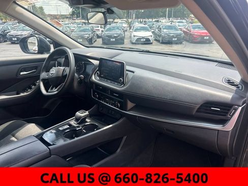 Used 2025 Nissan Rogue SV FWD image 7