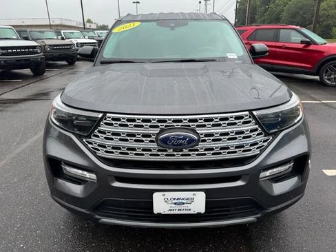 Used 2021 Ford Explorer Limited w/ Equipment Group 301A AWD/4WD image 2