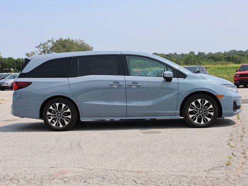 Used 2025 Honda Odyssey Elite image 7
