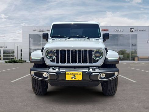 Used 2026 Jeep Wrangler Unlimited Sahara AWD/4WD image 8