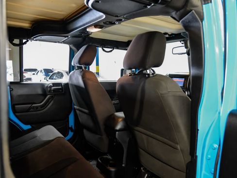 Used 2017 Jeep Wrangler Unlimited Sport AWD/4WD image 32