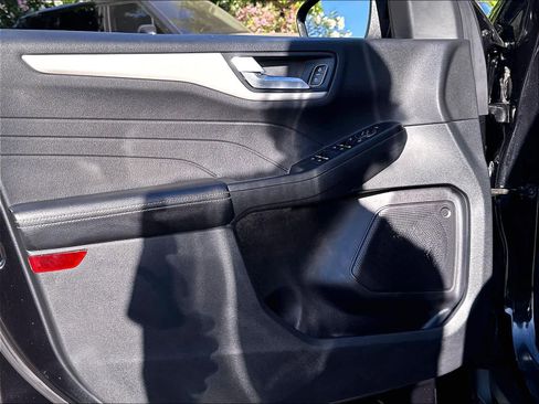 Used 2021 Ford Escape SE w/ Convenience Package FWD image 26
