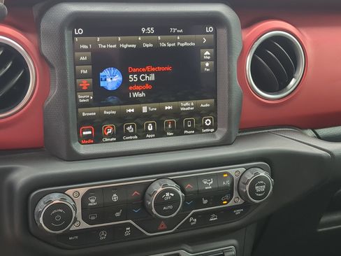 Used 2020 Jeep Gladiator Rubicon AWD/4WD image 23