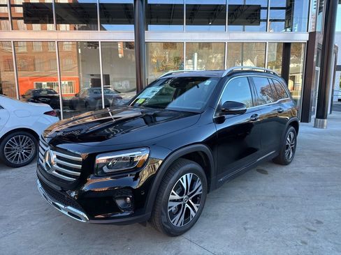 New 2026 Mercedes-Benz GLB 250 4MATIC image 4