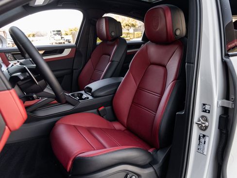 New 2026 Porsche Cayenne S image 5