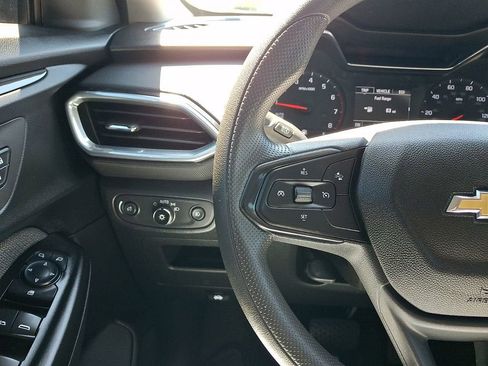 Used 2022 Chevrolet TrailBlazer LT w/ Driver Confidence Package FWD image 21