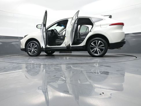 Certified 2021 Toyota Venza LE image 49