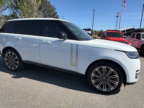 Used 2025 Land Rover Range Rover Autobiography AWD/4WD image 5