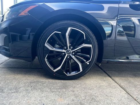 Used 2024 Nissan Altima 2.5 SR image 25