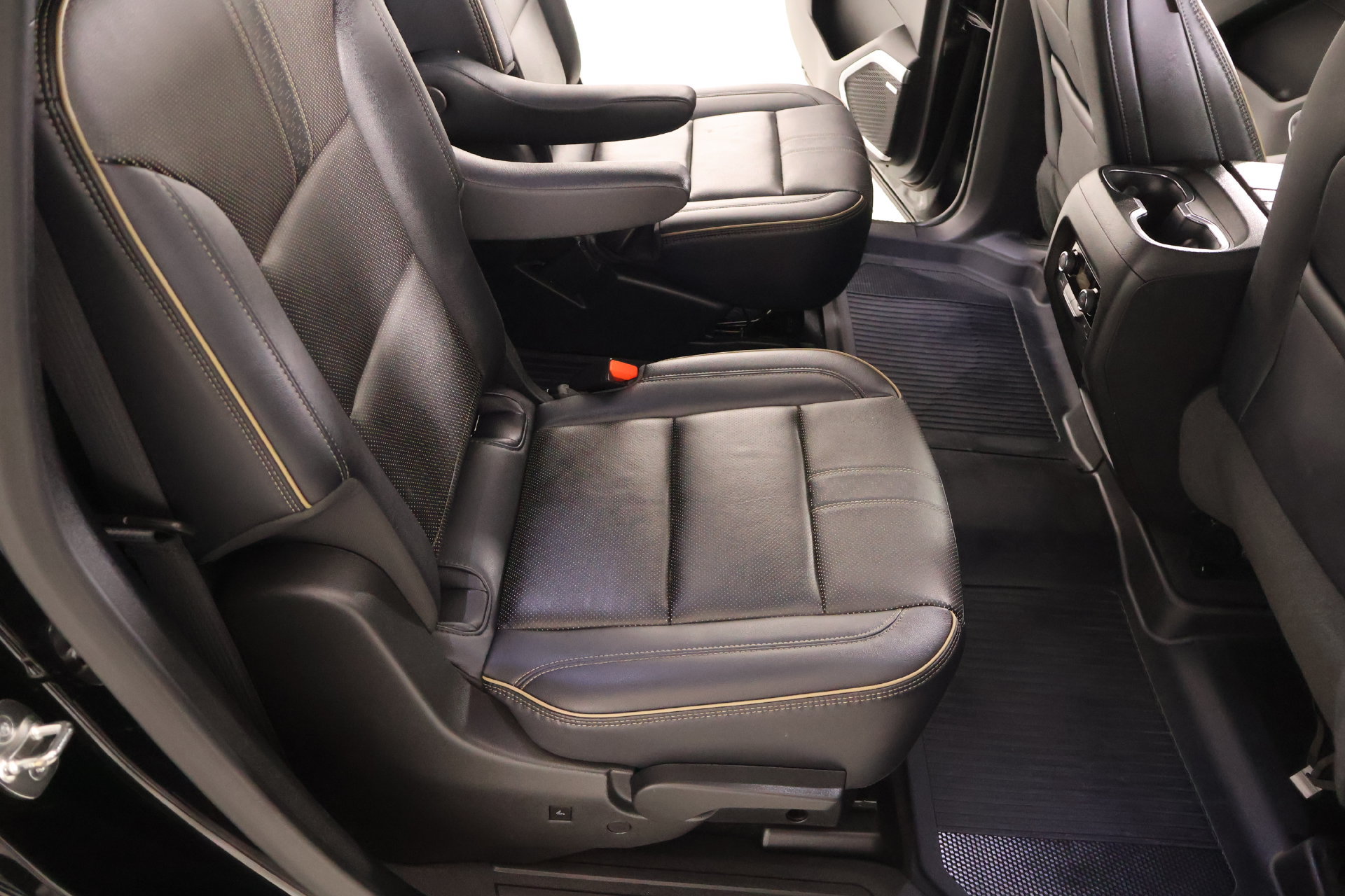 Used 2025 Chevrolet Traverse High Country FWD image 14