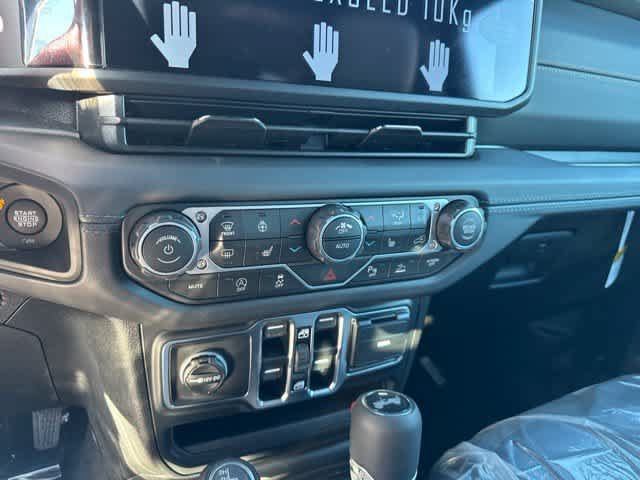 New 2027 Jeep Wrangler Unlimited Sahara AWD/4WD image 4