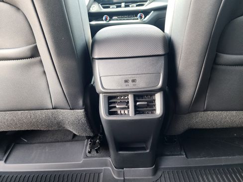 New 2026 Chevrolet Equinox LT w/ Convenience Package II image 17