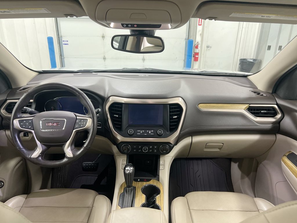 Used 2019 GMC Acadia Denali w/ Technology Package FWD image 10