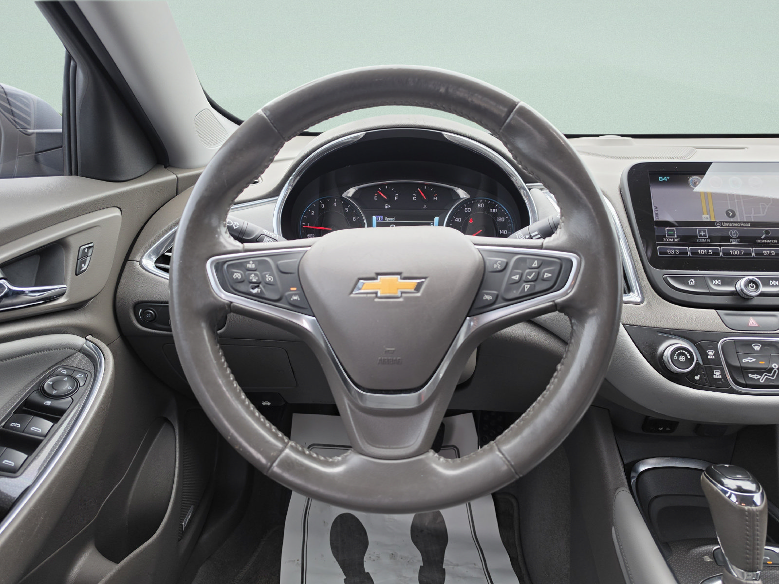Used 2018 Chevrolet Malibu LT w/ Leather Package FWD image 16
