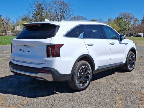 Certified 2025 Kia Sorento S AWD/4WD image 7