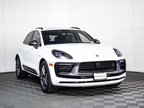Used 2025 Porsche Macan Turbo image 8
