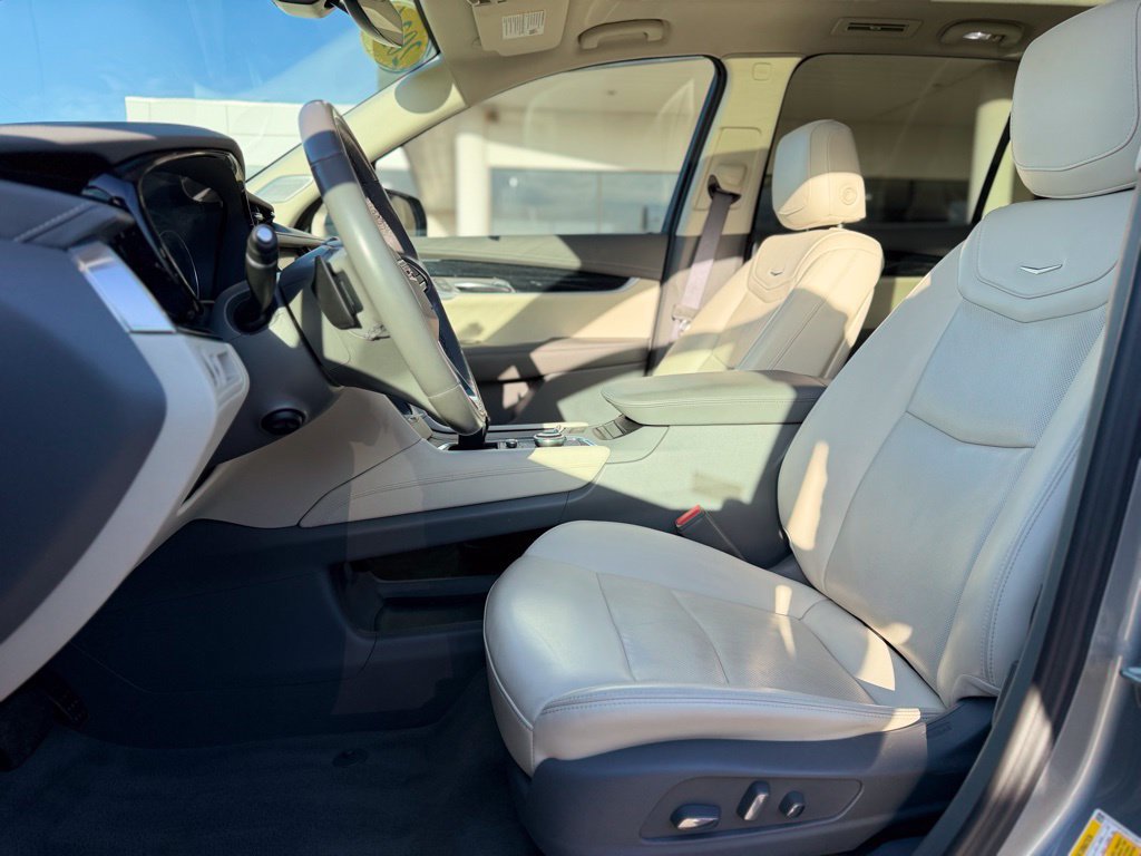 Used 2024 Cadillac XT6 Premium Luxury AWD/4WD image 9