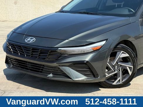 Used 2024 Hyundai Elantra SEL w/ Convenience Package FWD image 2