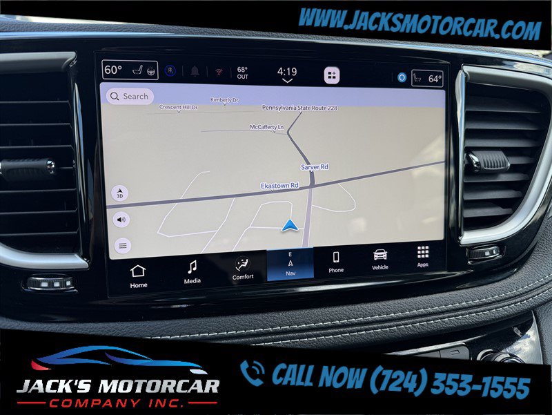 Used 2027 Chrysler Pacifica Limited FWD image 20