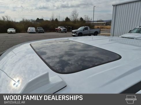 Used 2023 GMC Sierra 1500 SLT w/ SLT Premium Package image 7