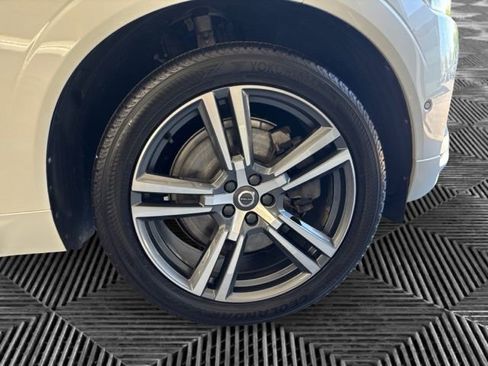 Used 2019 Volvo XC60 T6 Momentum w/ Advanced Package AWD/4WD image 32