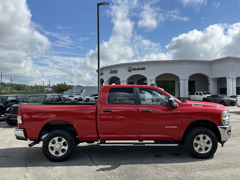 Used 2024 RAM 2500 Big Horn w/ Bed Utility Group image 8