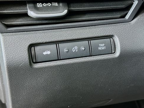 Used 2025 Nissan Altima 2.5 SV image 17