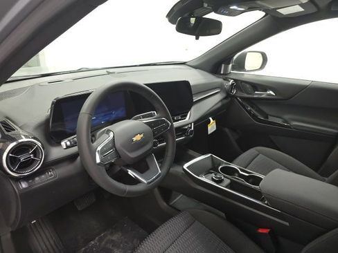 New 2026 Chevrolet Equinox LT image 9