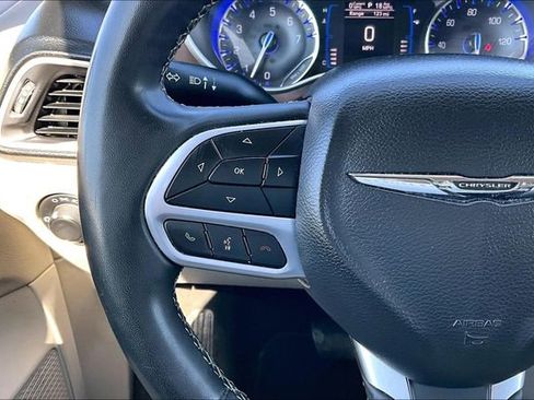 Used 2022 Chrysler Voyager LX image 13