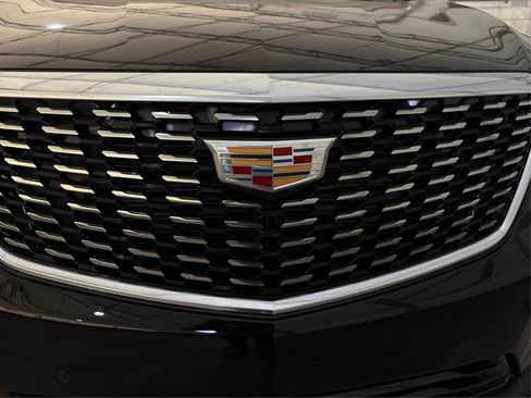 New 2025 Cadillac XT5 Luxury image 12