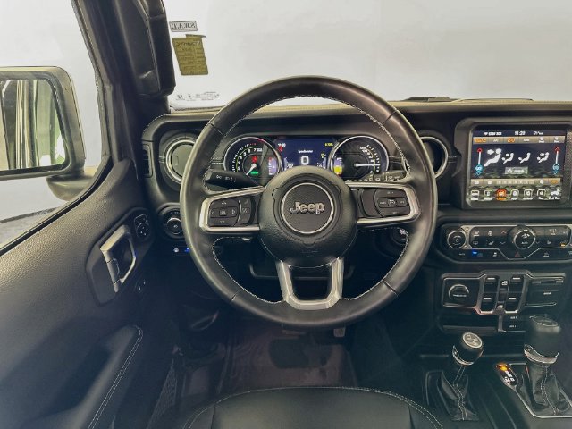 Used 2022 Jeep Wrangler Unlimited Sahara w/ Cold Weather Group AWD/4WD image 28