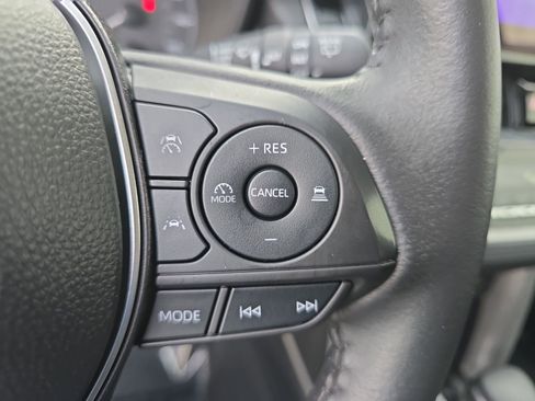 Used 2024 Toyota Corolla Cross LE image 23